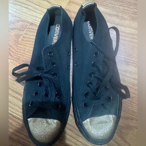Converse Women’s Size 8